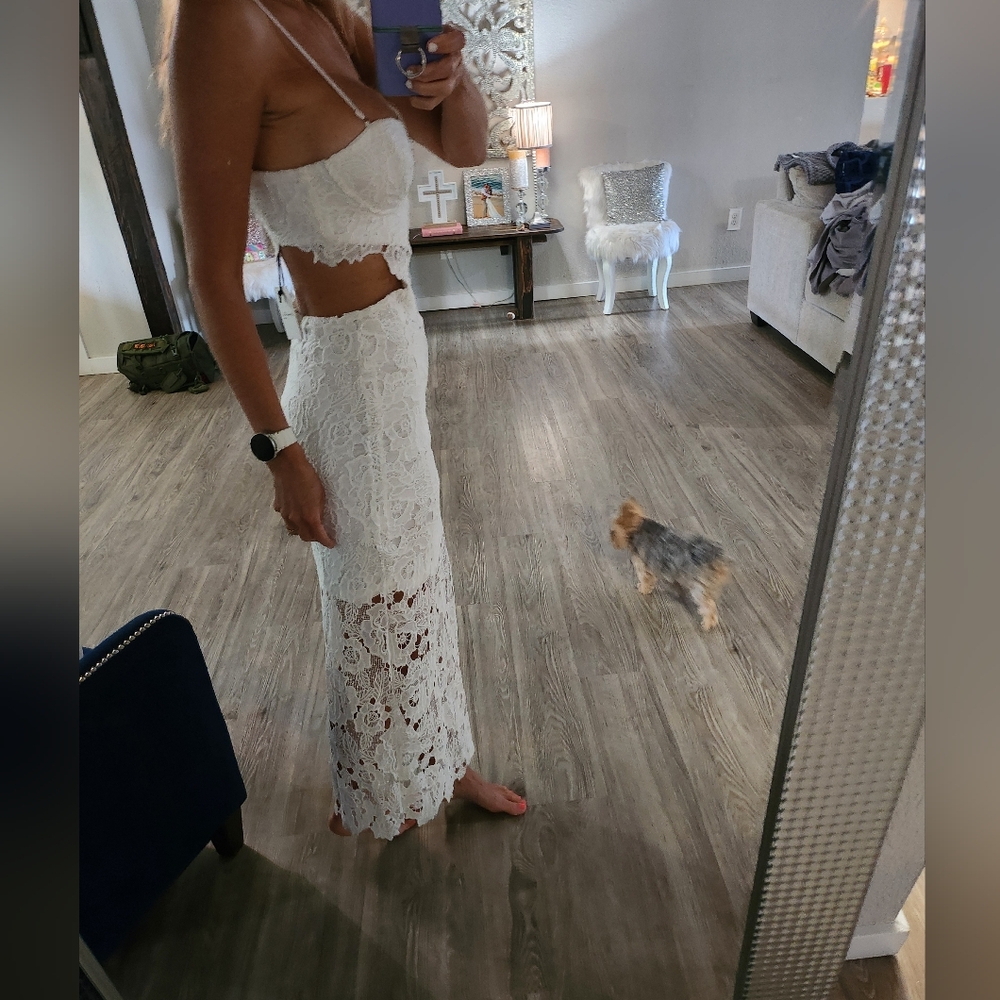 Amable By Mable White Lace Midi - Picture 11 of 16